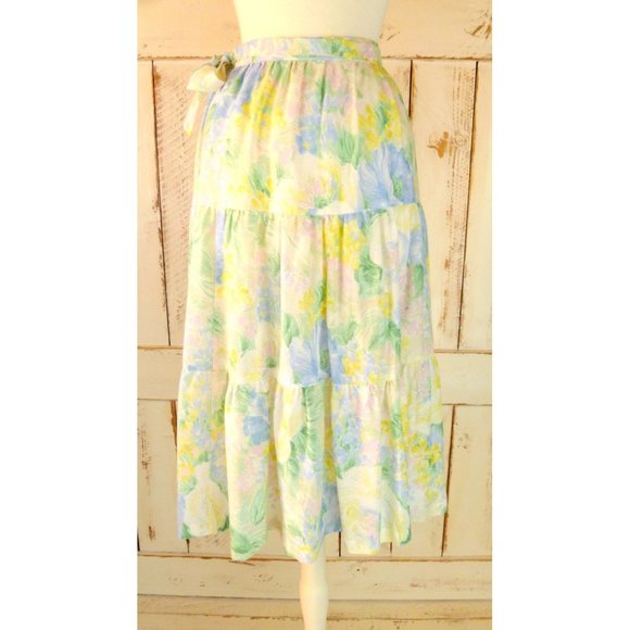Vintage pastel floral tiered peasant wrap skirt/green/yellow floral ruffle tiere - Picture 2 of 4